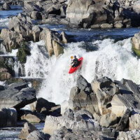 Adrenaline junk op een "rocky kayak ride" in Great Falls Park / Bron: O palsson, Flickr (CC BY-2.0)