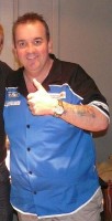 Phil Taylor in 2009 / Bron: Spiderone, Wikimedia Commons (CC BY-2.0)